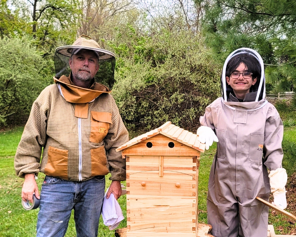 MI-IMPACT-Detroit beekeeping-education-learn-beekeeping-in-Michigan Learning beekeeping with MI-IMPACT in Michigan